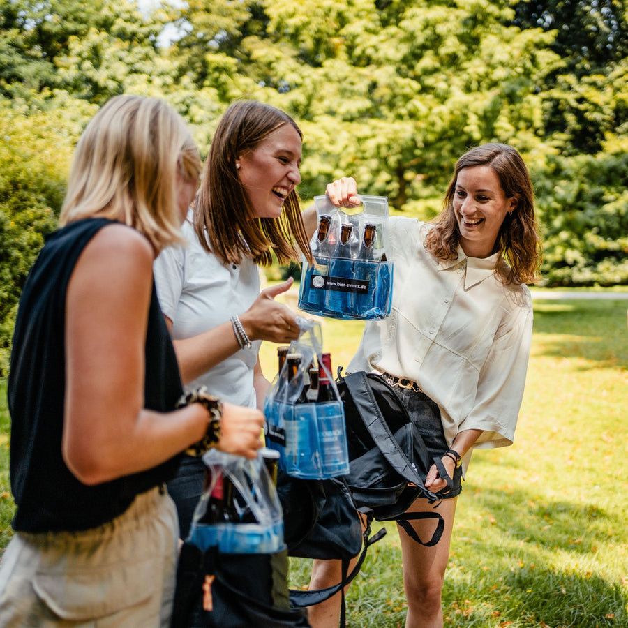 Bier-Rallye Team 3 in Belgien: Freunde mit Bier im Park als Produktbild für eine Bier-Rallye.